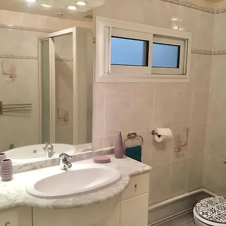 Holiday home Agreable Maison Au Coeur Du Village *