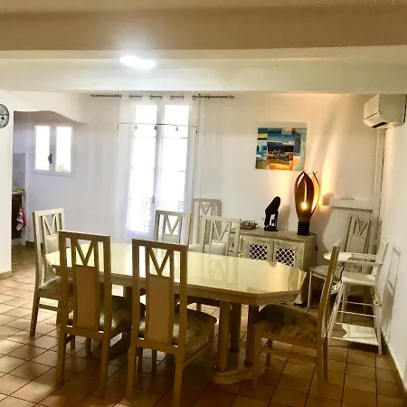 Holiday home Agreable Maison Au Coeur Du Village