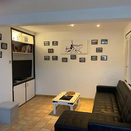 Holiday home Agreable Maison Au Coeur Du Village